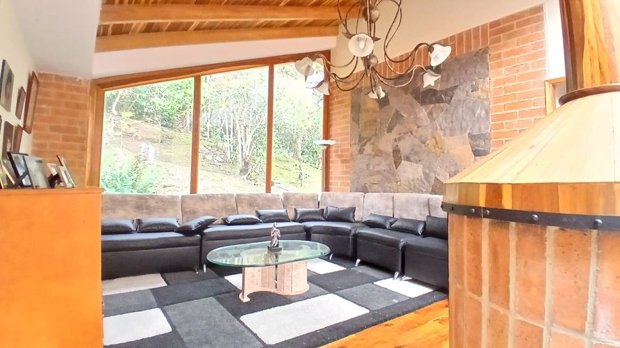 Casa de 5 alcobas en venta en Torca, Bogotá, 1300 m² · foto 13 de 24