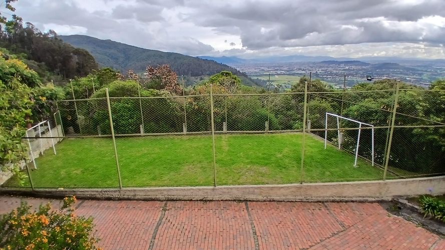 Casa de 5 alcobas en venta en Torca, Bogotá, 1300 m² · foto 14 de 24