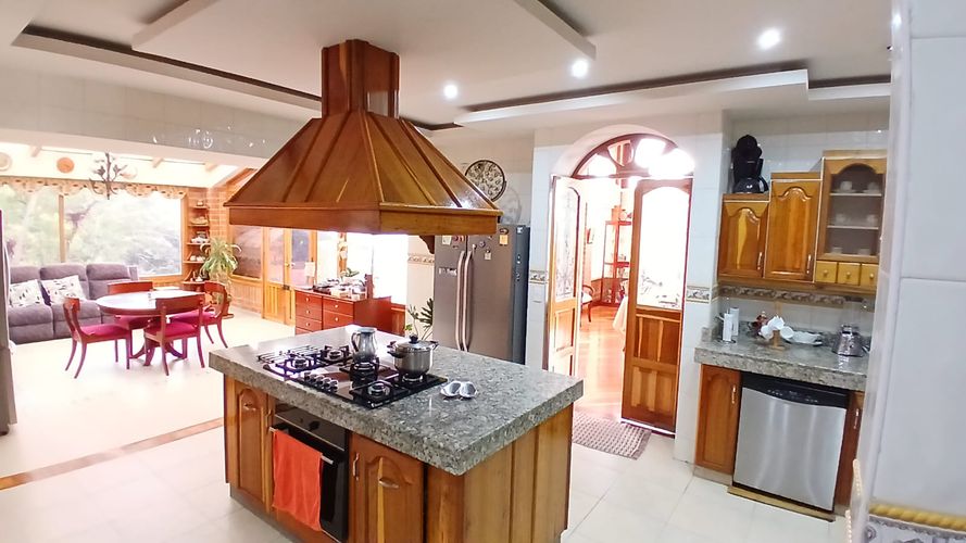 Casa de 5 alcobas en venta en Torca, Bogotá, 1300 m² · foto 18 de 24