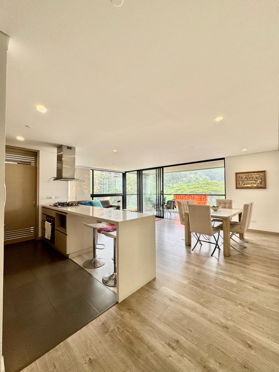 Apartamento en venta en Altos del poblado, Medellín 4