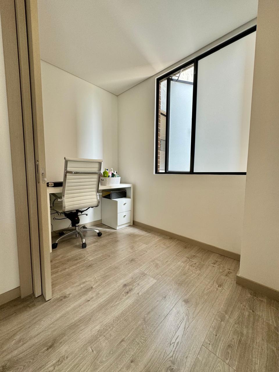 Apartamento en venta en Altos Del Poblado, Medellín · foto 6 de 24