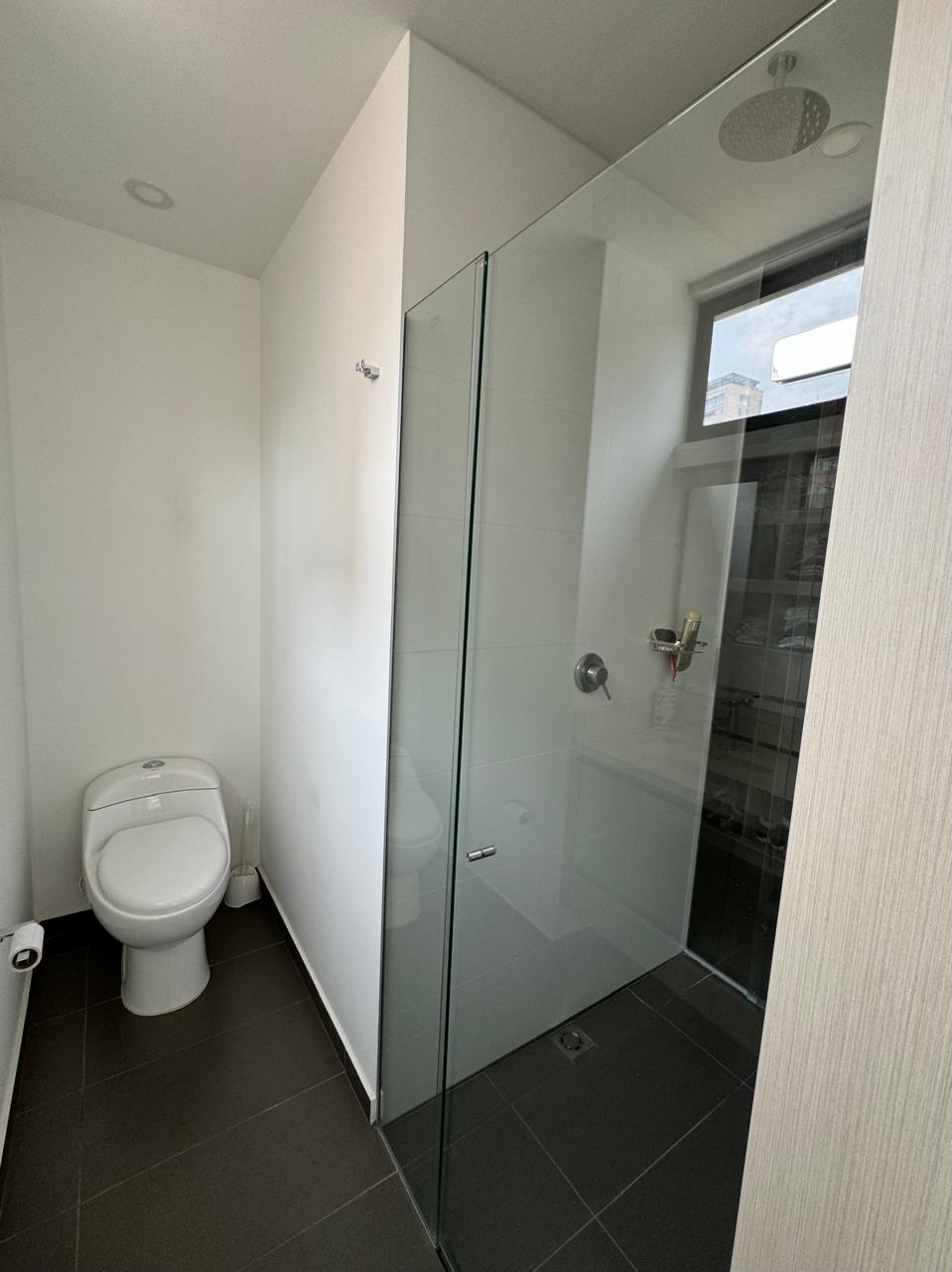 Apartamento en venta en Altos Del Poblado, Medellín · foto 10 de 24