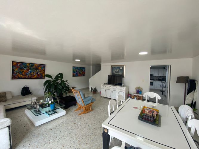 Apartamento de 3 alcobas en venta en Granada, Cali, 220 m² · foto 2 de 20