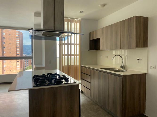 Apartamento de 3 alcobas en arriendo en Loma Del Esmeraldal, Envigado, 90 m² · foto 4 de 18
