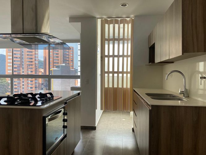 Apartamento de 3 alcobas en arriendo en Loma Del Esmeraldal, Envigado, 90 m² · foto 8 de 18