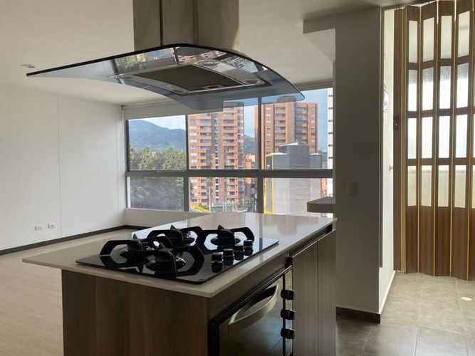 Apartamento de 3 alcobas en arriendo en Loma Del Esmeraldal, Envigado, 90 m² · foto 9 de 18