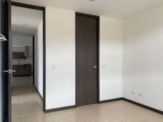 Apartamento de 3 alcobas en arriendo en Loma Del Esmeraldal, Envigado, 90 m² · foto 15 de 18