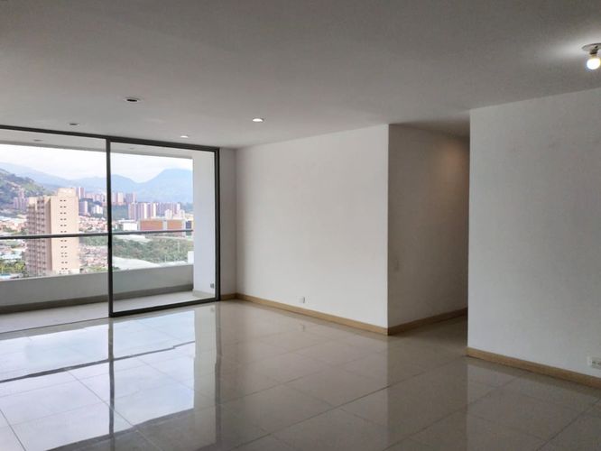 Apartamento de 4 alcobas en venta en Otraparte, Envigado, 113 m² · foto 2 de 17