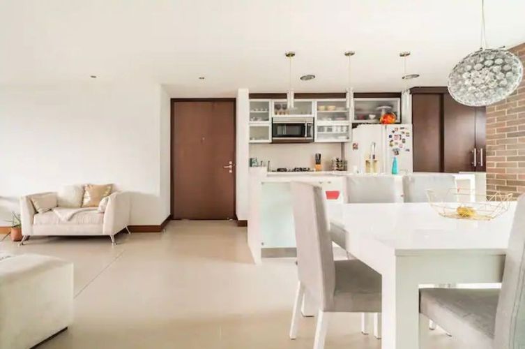 Apartamento de 1 alcoba en arriendo en El Tesoro, Medellín, 127 m² · foto 6 de 23