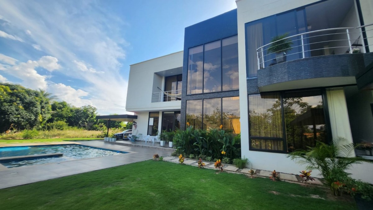 Casa en venta en Ub. Altos De La Pradera, Neiva