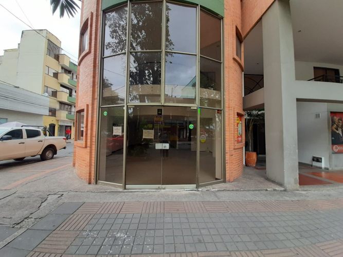 Local en venta en Neiva, 233 m² · foto 2 de 7