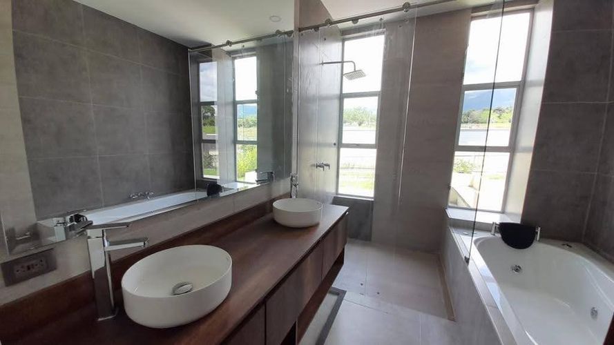 Casa de 4 alcobas en venta en El Totumo, Ibagué, 240 m² · foto 15 de 22