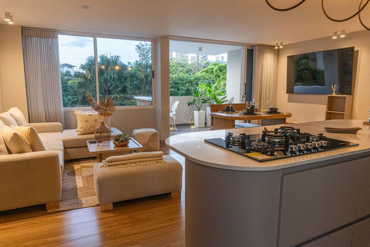 Apartamento de 2 alcobas en venta en El Poblado, Medellín, 140 m² · foto 1 de 11