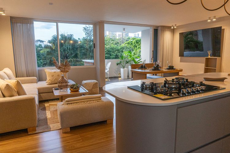 Apartamento de 2 alcobas en venta en El Poblado, Medellín, 140 m² · foto 2 de 11