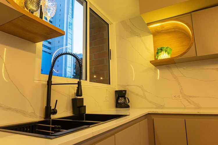 Apartamento de 2 alcobas en venta en El Poblado, Medellín, 140 m² · foto 7 de 11
