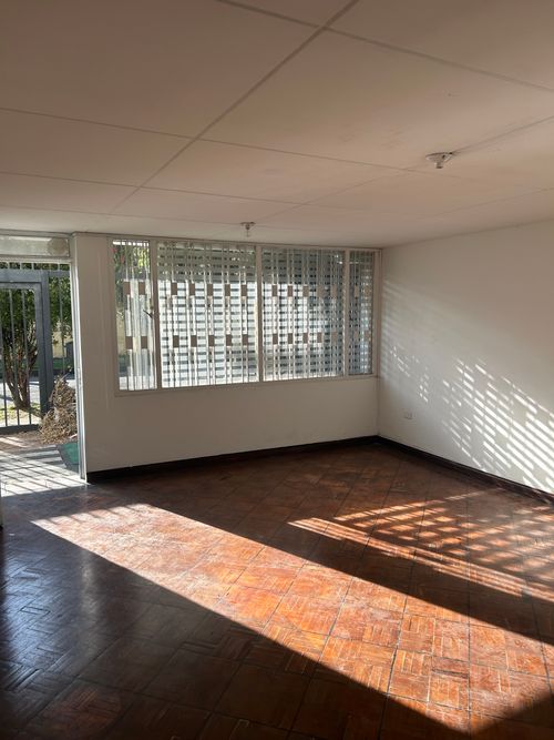 Casa de 6 alcobas en venta en Salitre Greco, Bogotá, 490 m² · foto 16 de 21