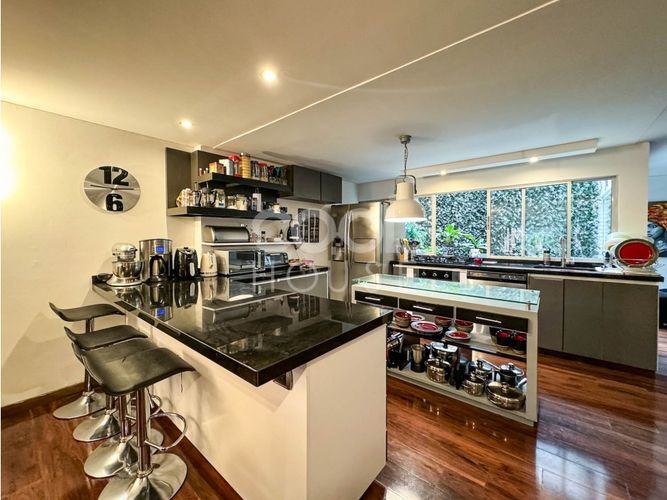 Apartamento de 3 alcobas en venta en La Cabrera, Bogotá, 201 m² · foto 6 de 22