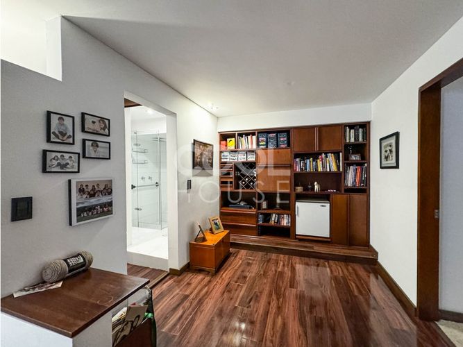 Apartamento de 3 alcobas en venta en La Cabrera, Bogotá, 201 m² · foto 9 de 22