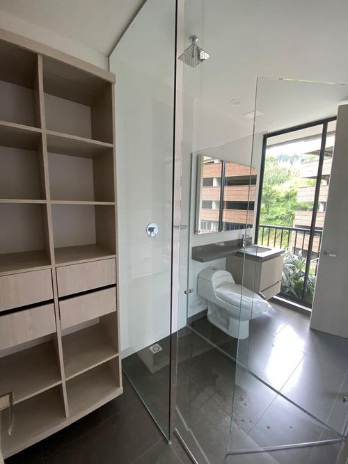 Apartamento de 2 alcobas en venta en Altos Del Poblado, Medellín, 92 m² · foto 9 de 24