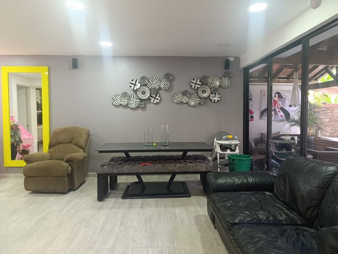 Casa de 4 alcobas en venta en El Poblado, Medellín, 182 m² · foto 1 de 18