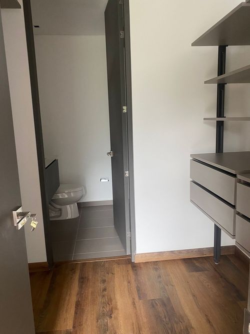Apartamento de 2 alcobas en venta en El Tesoro, Medellín, 120 m² · foto 4 de 10