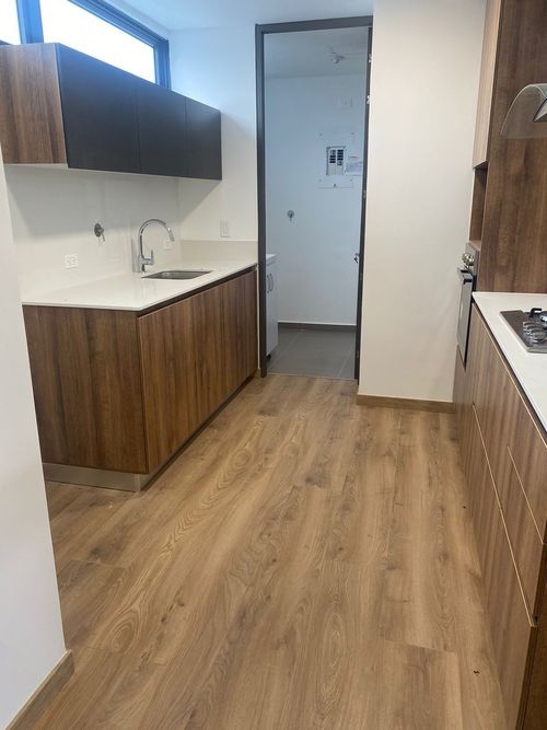 Apartamento de 2 alcobas en venta en El Tesoro, Medellín, 105 m² · foto 3 de 18