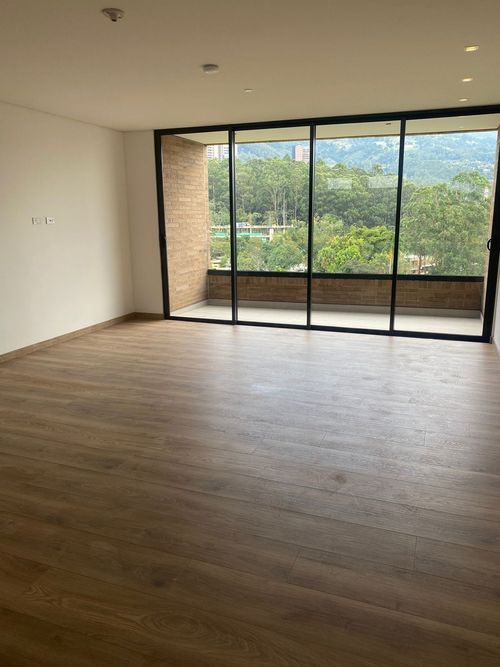 Apartamento de 2 alcobas en venta en El Tesoro, Medellín, 105 m² · foto 4 de 18