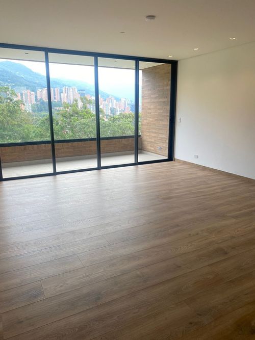 Apartamento de 2 alcobas en venta en El Tesoro, Medellín, 105 m² · foto 5 de 18