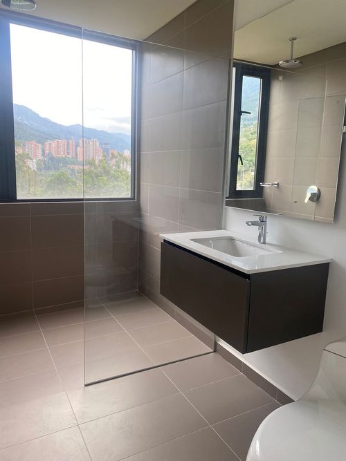 Apartamento de 2 alcobas en venta en El Tesoro, Medellín, 105 m² · foto 12 de 18