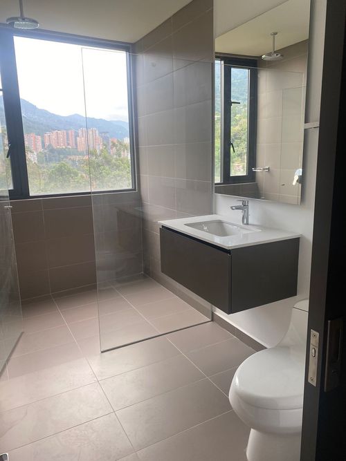 Apartamento de 2 alcobas en venta en El Tesoro, Medellín, 105 m² · foto 13 de 18