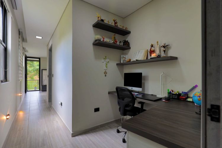 Casa de 5 alcobas en venta en Tribunas Corcega, Pereira · foto 16 de 24