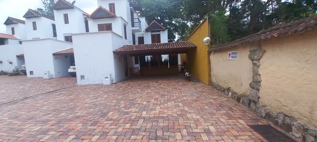 Casa de 5 alcobas en venta en El Carmen, Villavicencio, 280 m² · foto 6 de 24