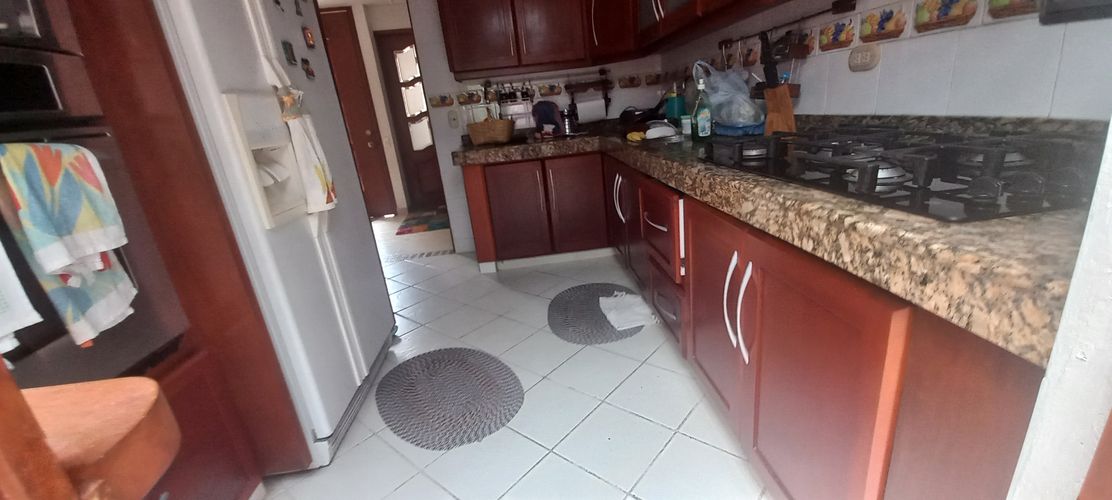 Casa de 5 alcobas en venta en El Carmen, Villavicencio, 280 m² · foto 9 de 24