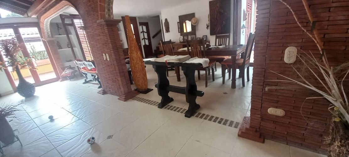 Casa de 5 alcobas en venta en El Carmen, Villavicencio, 280 m² · foto 10 de 24