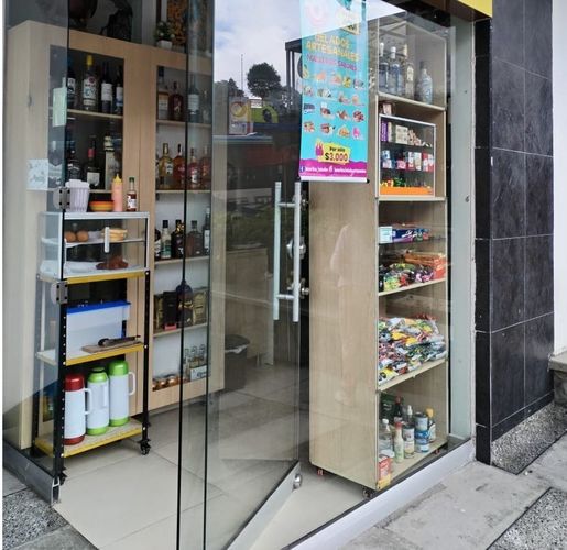 Local en venta en Versalles, Manizales, 9 m² · foto 2 de 5