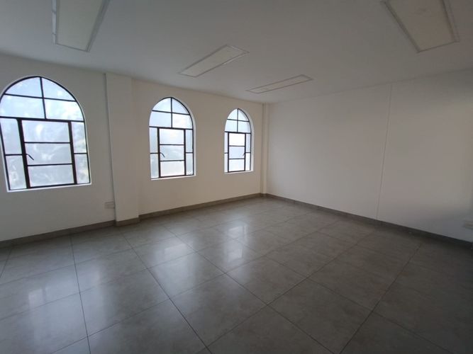 Oficina en arriendo en Versalles, Manizales, 26 m² · foto 2 de 5