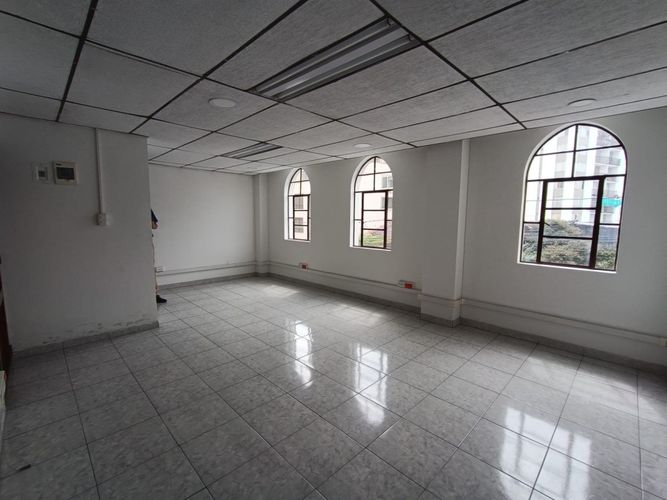 Oficina en arriendo en Versalles, Manizales, 29 m² · foto 2 de 5