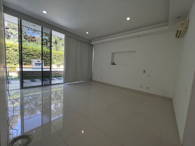 Casa de 4 alcobas en venta en Picaleña Y Mirolindo, Ibagué, 390 m² · foto 9 de 24