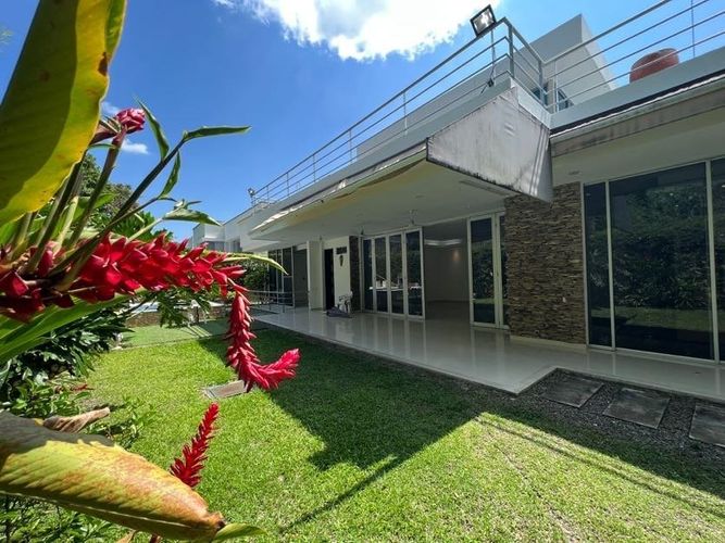 Casa de 4 alcobas en venta en Picaleña Y Mirolindo, Ibagué, 390 m² · foto 16 de 24