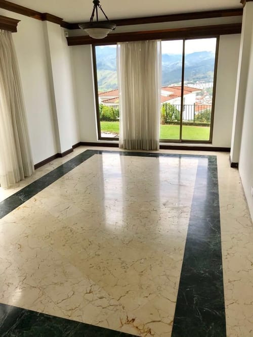 Casa de 4 alcobas en venta en Avenida Alberto Mendoza, Manizales, 370 m² · foto 5 de 22