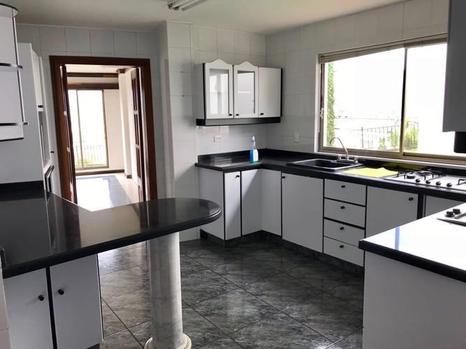 Casa de 4 alcobas en venta en Avenida Alberto Mendoza, Manizales, 370 m² · foto 8 de 22