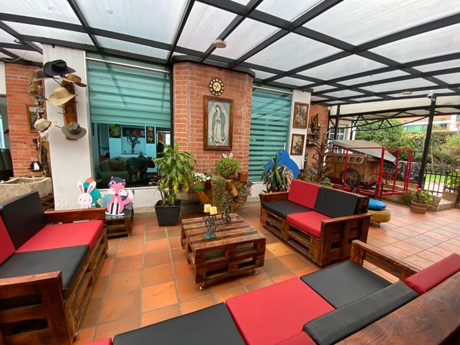Casa de 5 alcobas en venta en Pueblo Viejo, Cota, 279 m² · foto 3 de 24