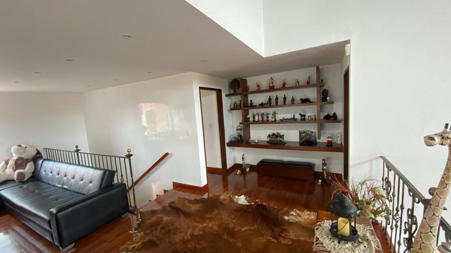 Casa de 5 alcobas en venta en Pueblo Viejo, Cota, 279 m² · foto 19 de 24