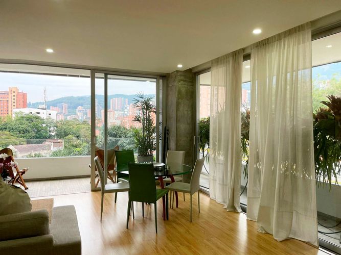 Apartamento de 2 alcobas en arriendo en El Poblado, Medellín, 143 m² · foto 3 de 16