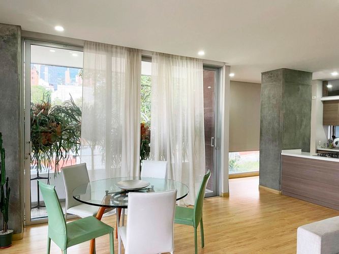Apartamento de 2 alcobas en arriendo en El Poblado, Medellín, 143 m² · foto 8 de 16