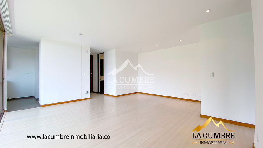 Apartamento de 2 alcobas en arriendo en Los Balsos, Medellín, 91 m² · foto 2 de 12