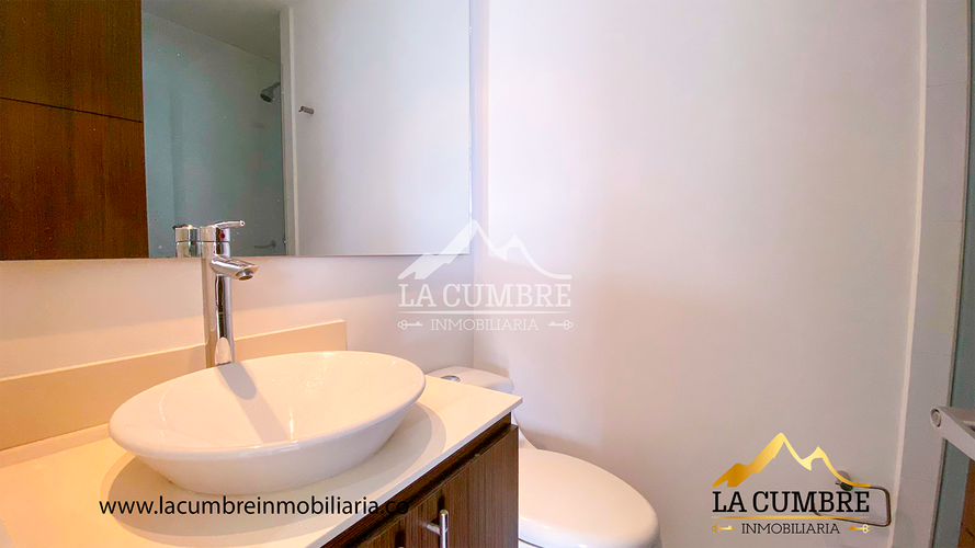 Apartamento de 2 alcobas en arriendo en Los Balsos, Medellín, 91 m² · foto 7 de 12