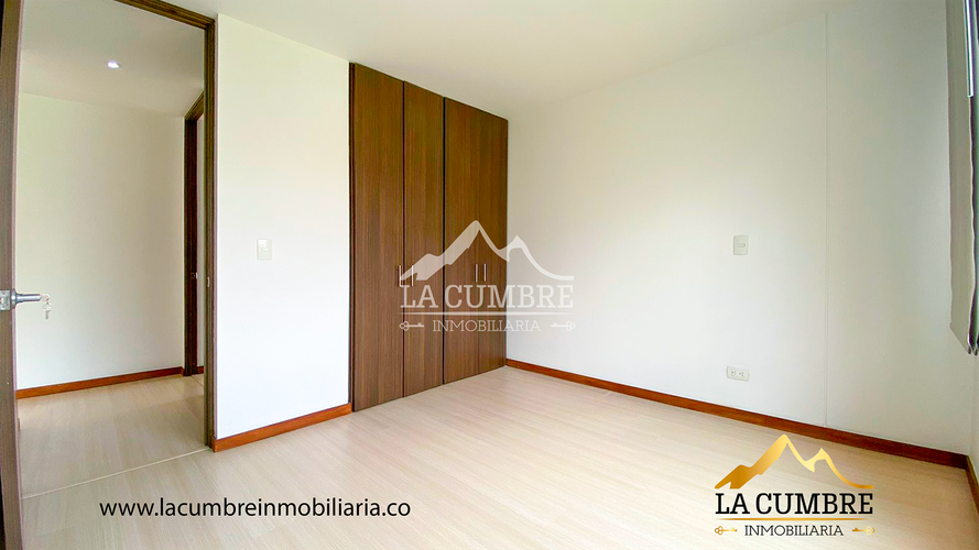 Apartamento de 2 alcobas en arriendo en Los Balsos, Medellín, 91 m² · foto 9 de 12