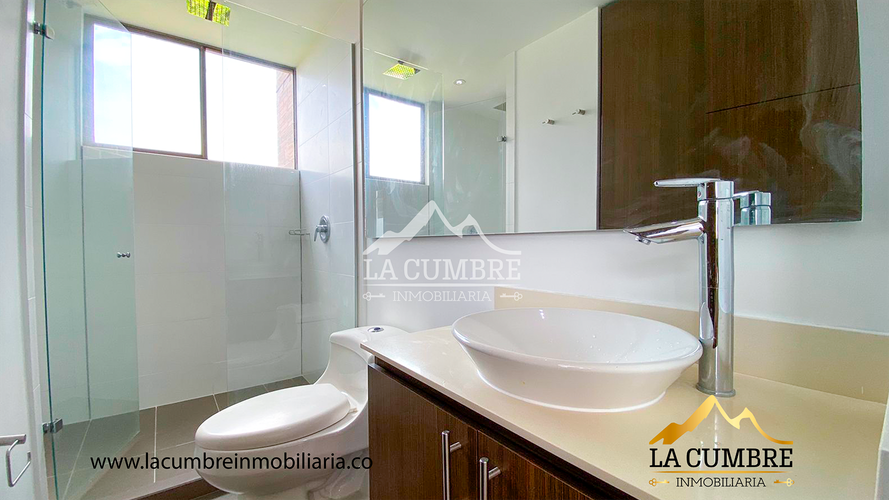 Apartamento de 2 alcobas en arriendo en Los Balsos, Medellín, 91 m² · foto 11 de 12