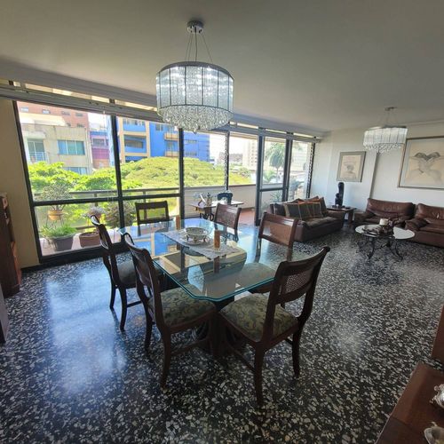 Apartamento de 4 alcobas en venta en Granada, Cali, 180 m² · foto 2 de 15